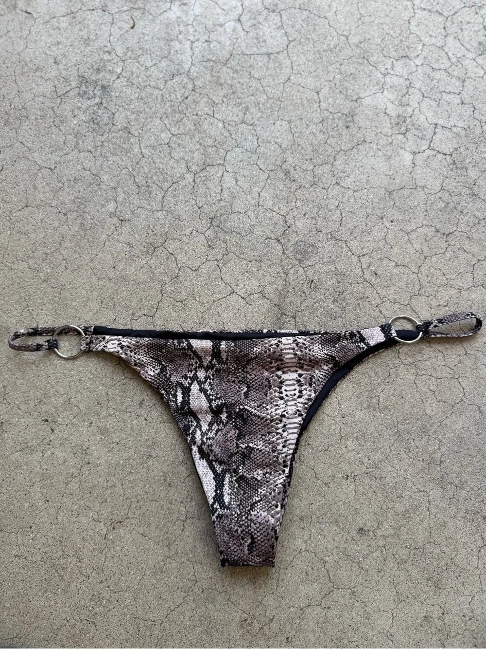 Frankie's Bikini Bottom “Boa” preloved large summer vacation Vegas